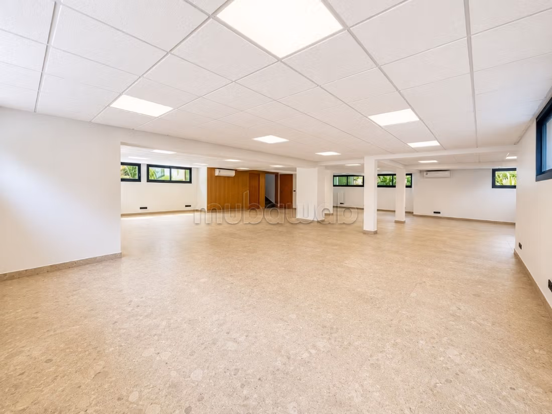 Anfa/Villa bureaux neuve 800m² Clim Jardin