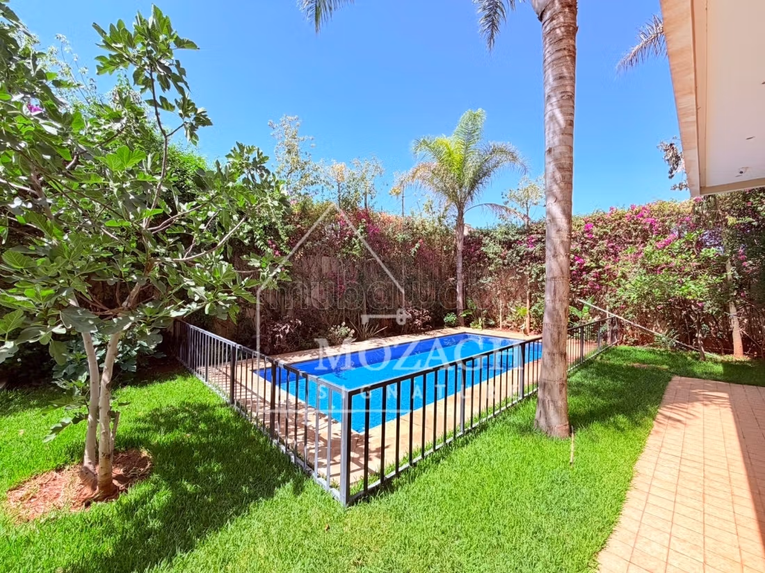 Bella villa con piscina privata a Targa
