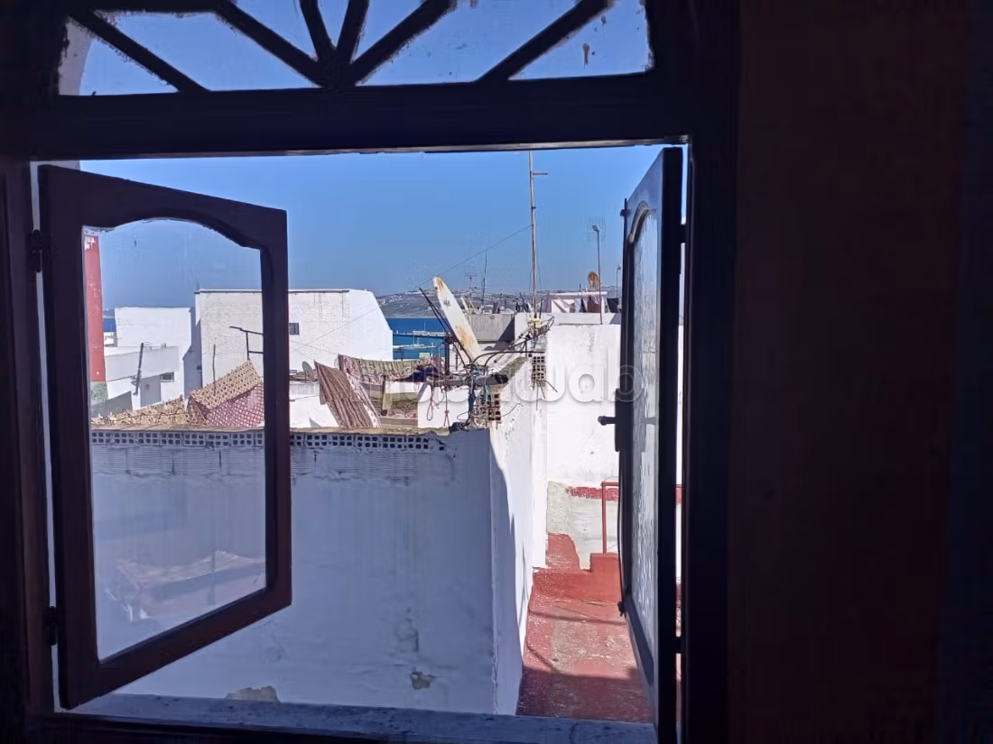 Vente d'un superbe riad et titré à Médina. 
15 belles chambres. 
Superbe vue sur mer