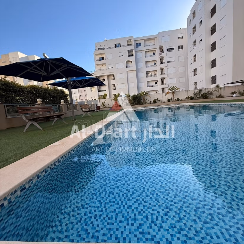 S2 con accesso a piscina comune e giardino privato