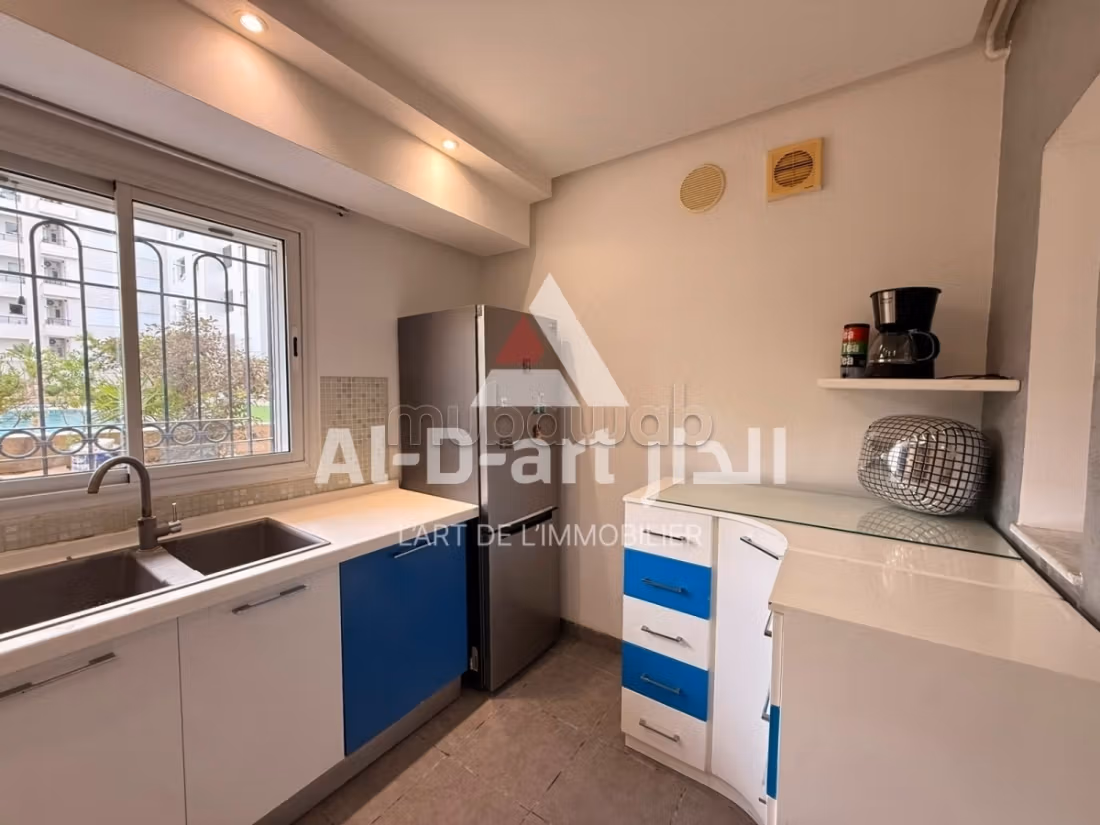 S2 con accesso a piscina comune e giardino privato