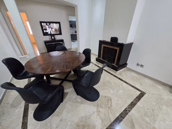 Appartement en vente à Bourgogne Est. 3 belles chambres. Bien meublé
