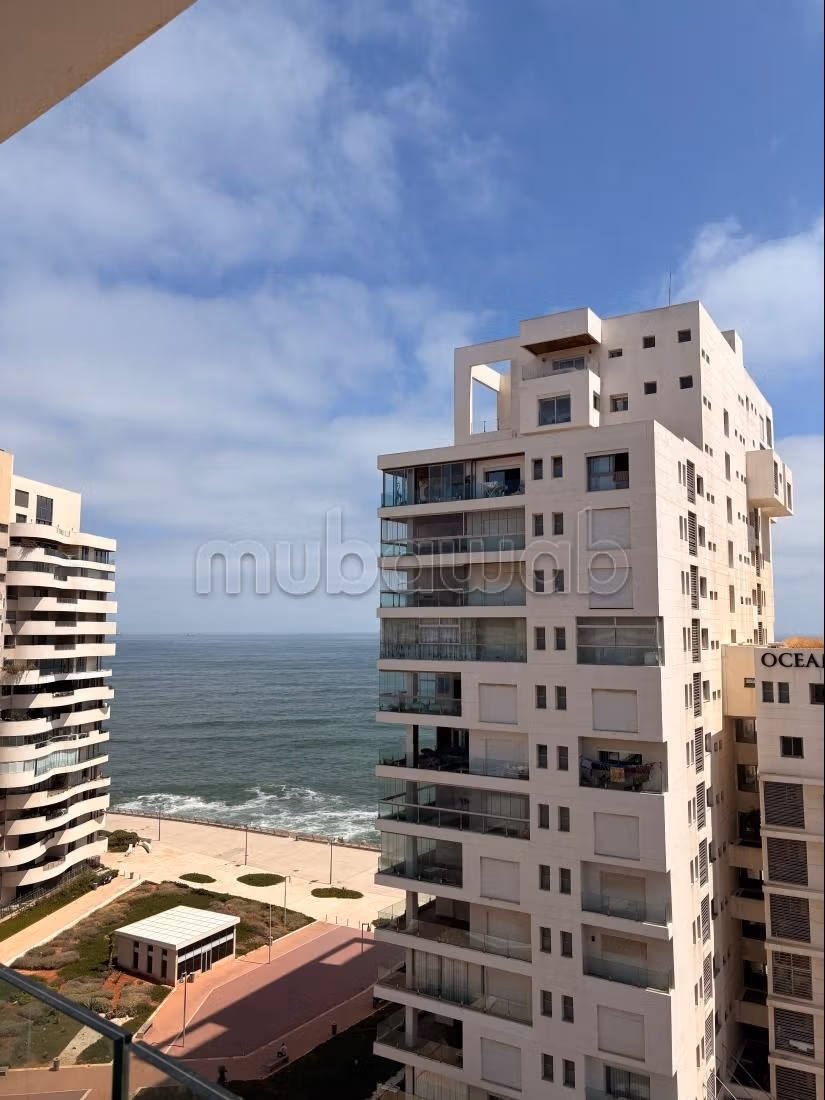 Studio at marina with panoramic balcony overlooking the ocean