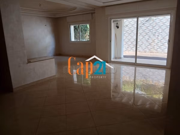 Empty apartment with terrace for rent Jbel Kbir