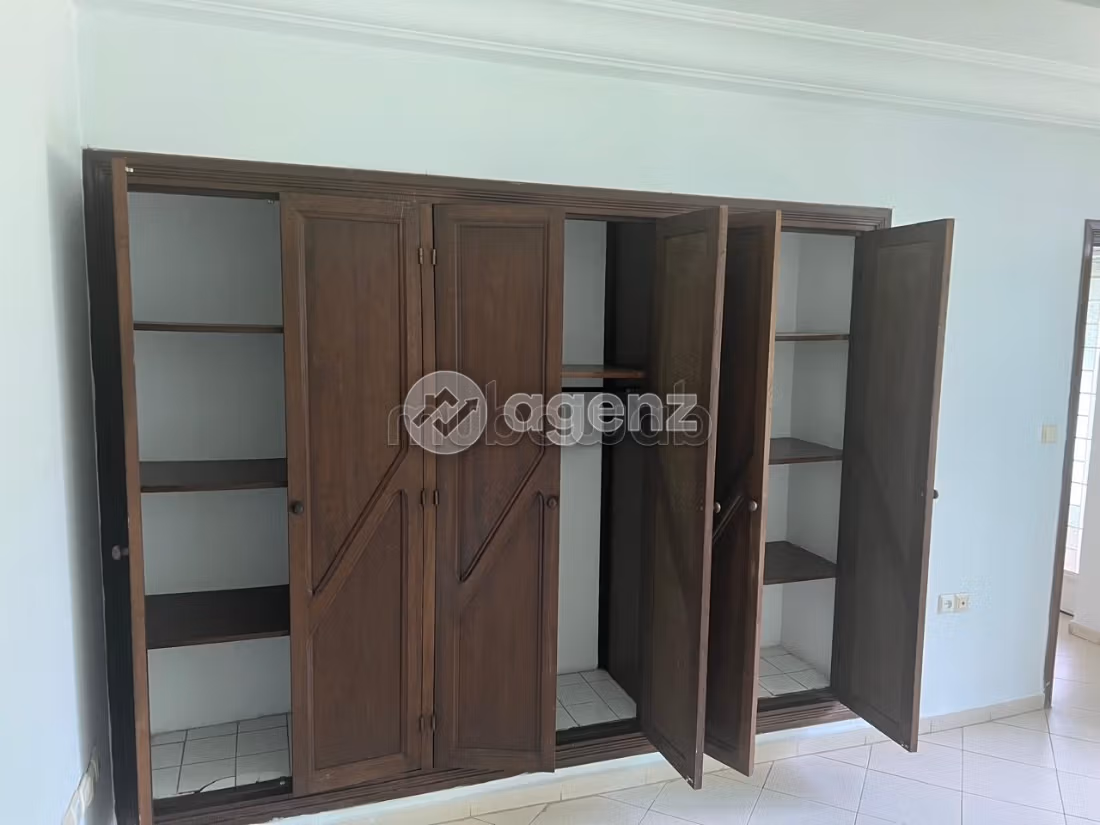 فيلا للايجار 740 م²، 3 غرف ريفييرا الدار البيضاء