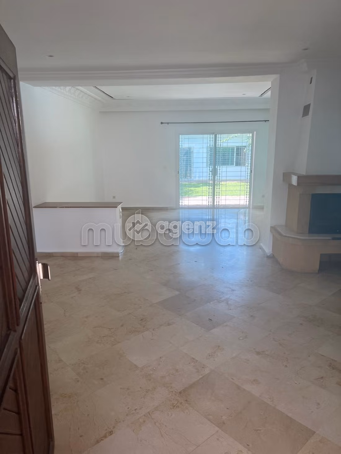 فيلا للايجار 740 م²، 3 غرف ريفييرا الدار البيضاء