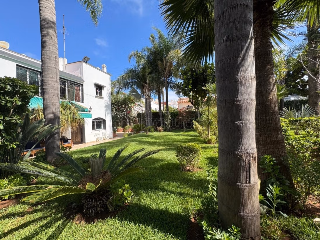 A Vendre Villa de 970 m² terrain à Oasis