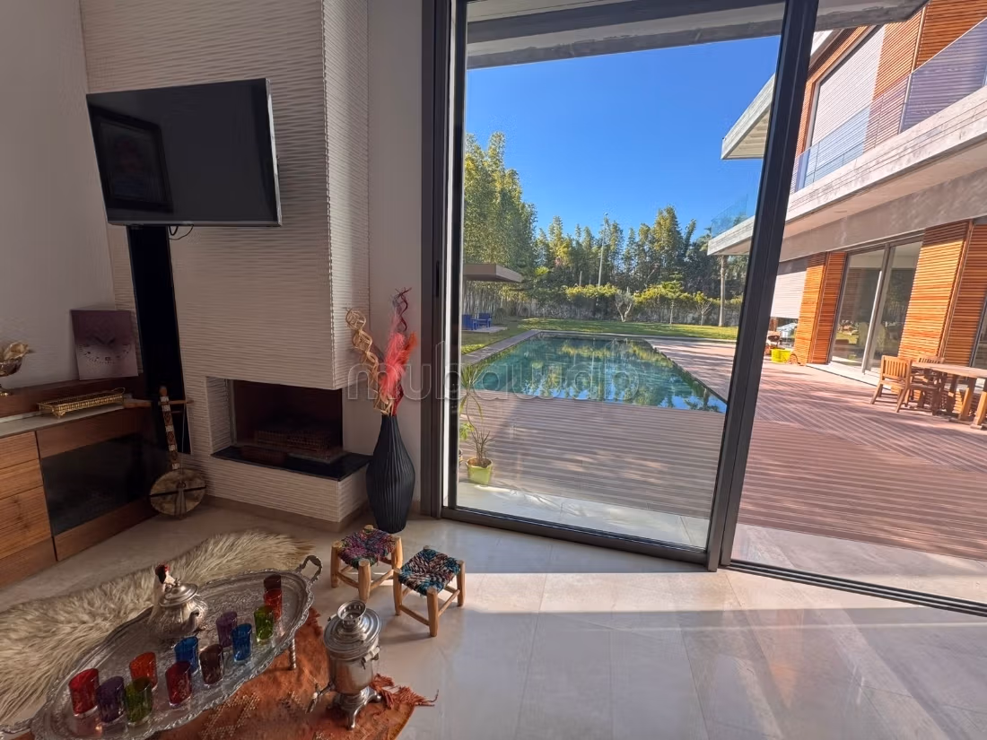 Casa de lujo en venta en Souissi. 6 habitaciones. Puerta blindada, seguridad