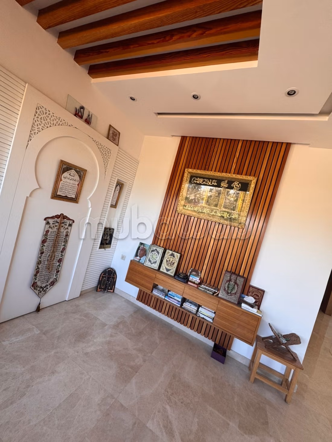 Casa de lujo en venta en Souissi. 6 habitaciones. Puerta blindada, seguridad