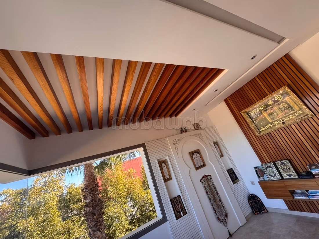 Casa de lujo en venta en Souissi. 6 habitaciones. Puerta blindada, seguridad