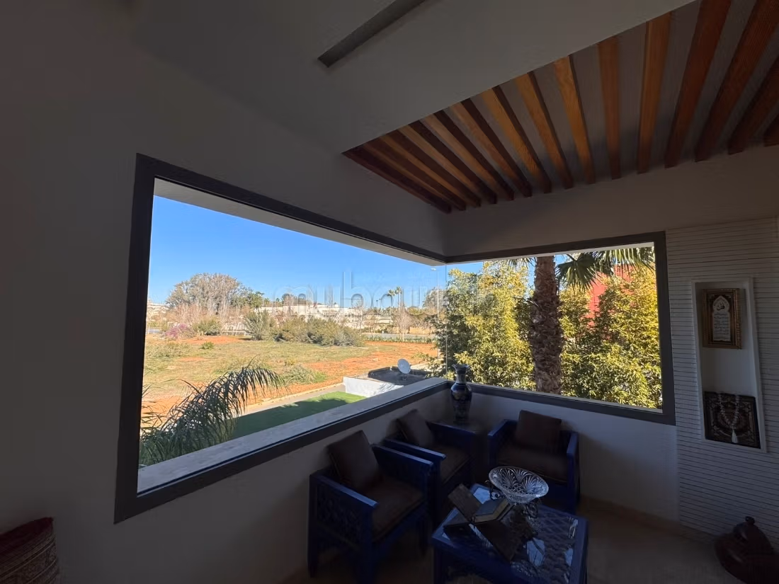 Casa de lujo en venta en Souissi. 6 habitaciones. Puerta blindada, seguridad