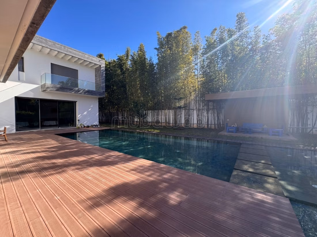 Casa de lujo en venta en Souissi. 6 habitaciones. Puerta blindada, seguridad