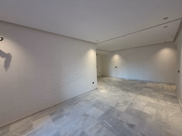 Gueliz Centrum, studio's in de afwerkingsfase, leverbaar over 2 maanden, met gemeenschappelijk zwembad, parkeerplaats in de residentie