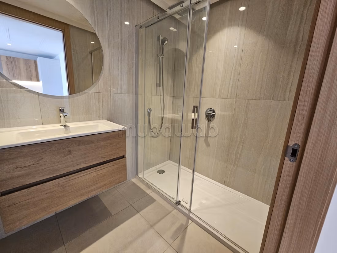 Appartement à louer à Casablanca Finance City. 1 belle chambre. Espace de rangement spacieux — 6