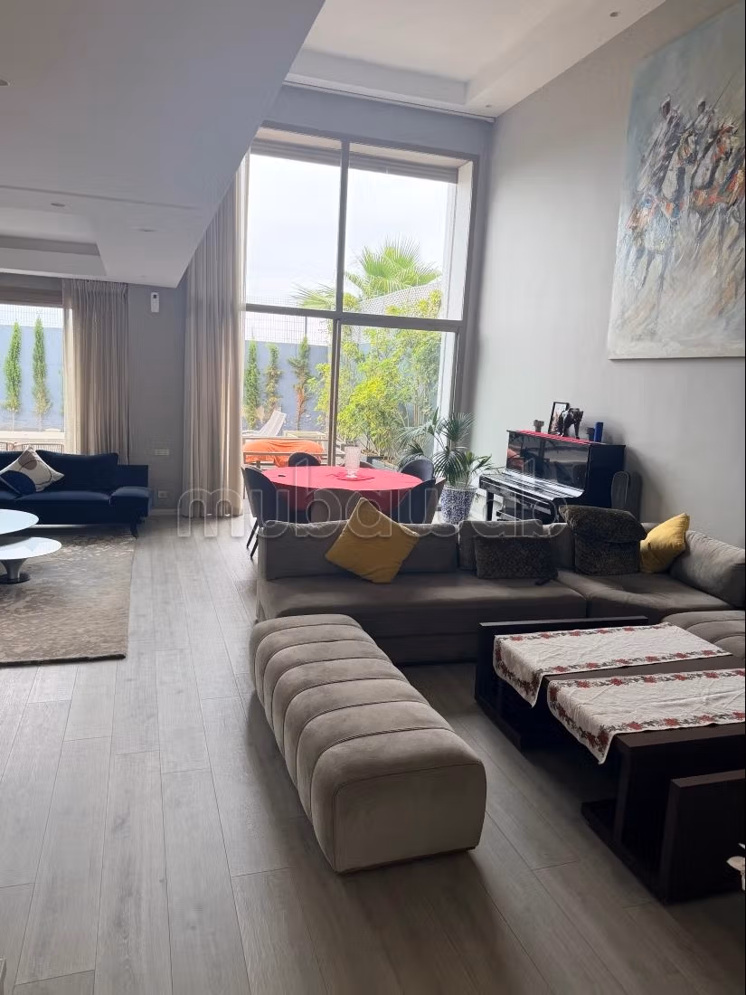 Belle villa à vendre Ain Diab 
Extension