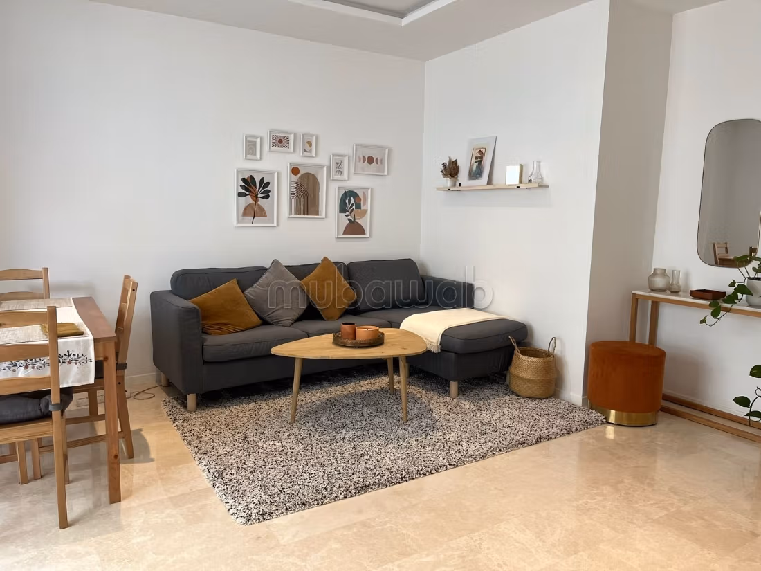 Appartement magnifique à louer à Casablanca Finance City. 1 Salon. Unité de stockage