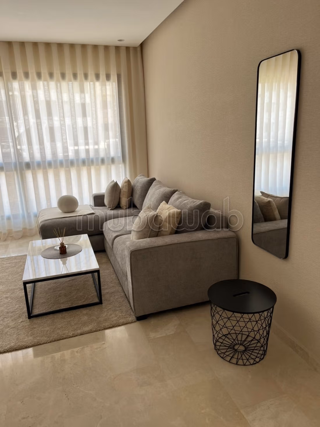 Trouvez un appartement à louer à Les Hôpitaux. 1 Chambre. Bien décoré — 5