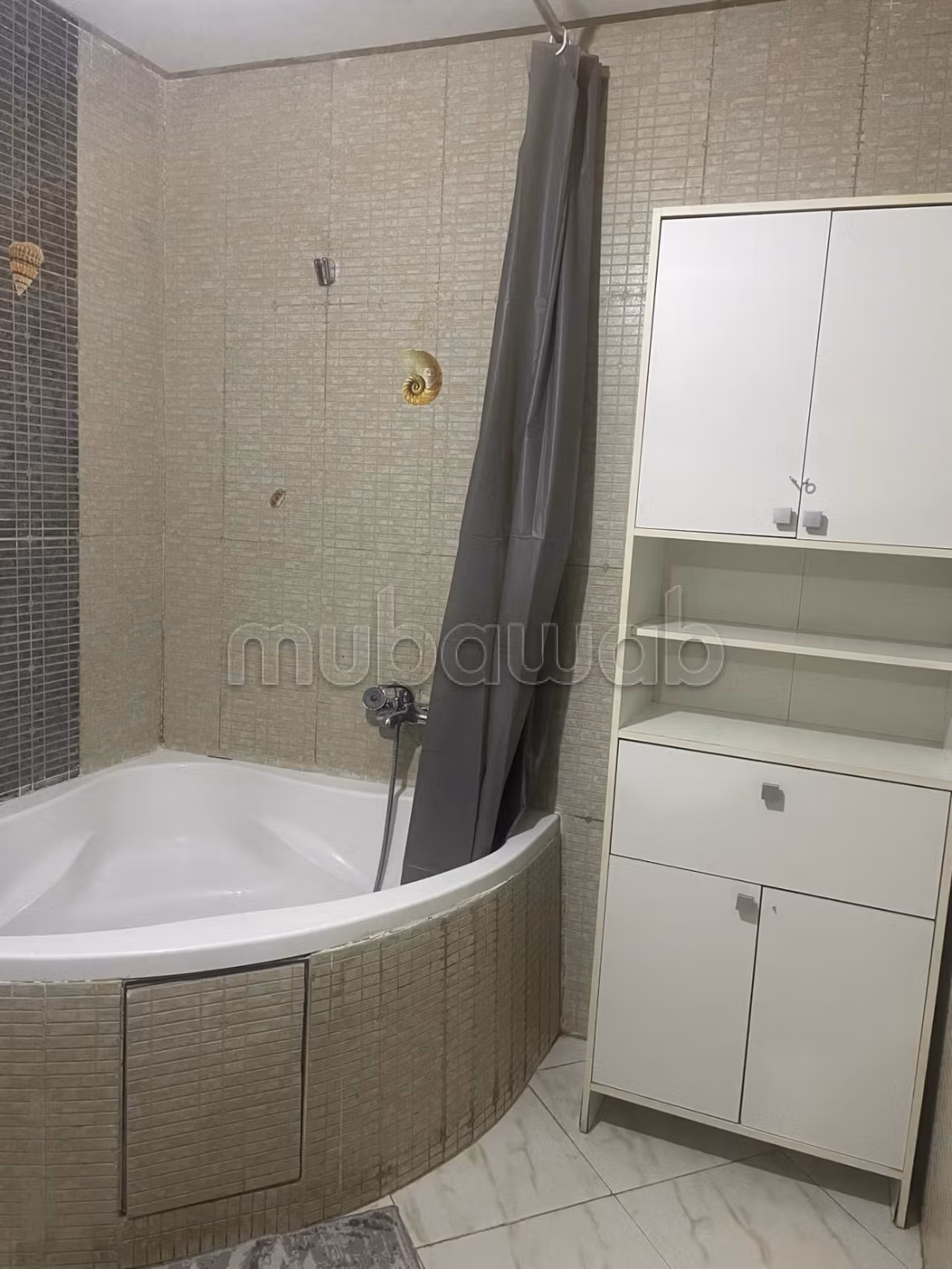 Gemeubileerd appartement met 2 slaapkamers in een beveiligd verblijf