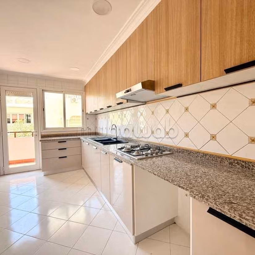 Appartamento in Affitto di 146.0 m² a Casablanca, Gauthier