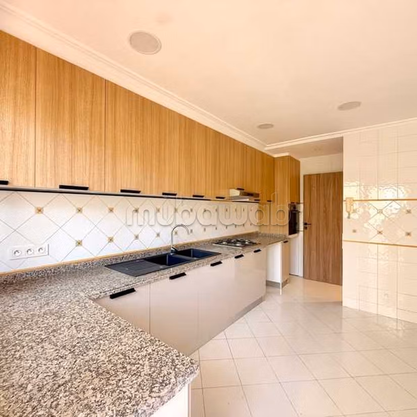 Appartamento in Affitto di 146.0 m² a Casablanca, Gauthier