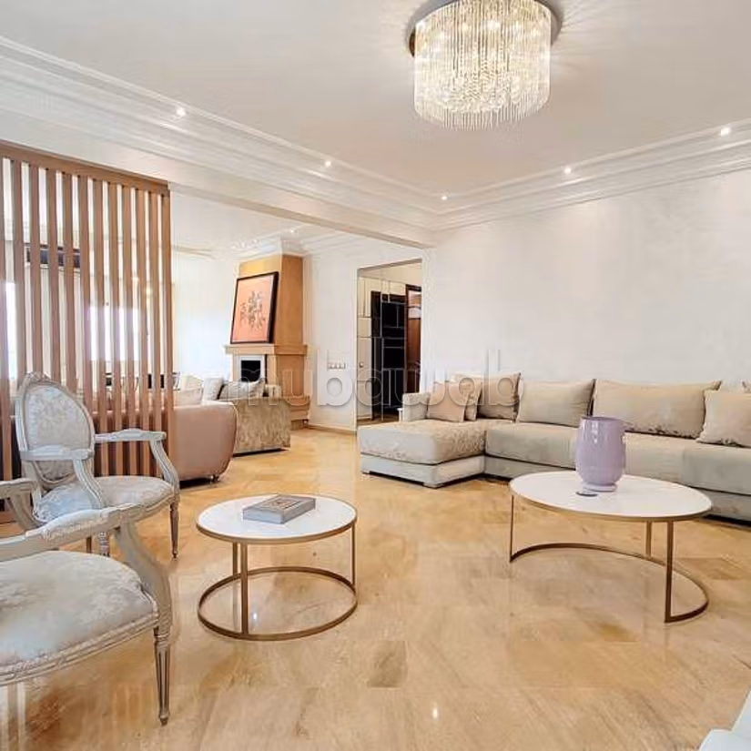 Appartement à Louer de 200.0 m² à Casablanca, Palmier Maarif