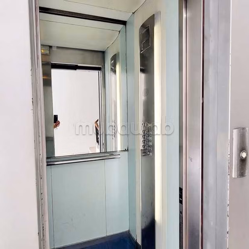 Appartement à Louer de 200.0 m² à Casablanca, Palmier Maarif