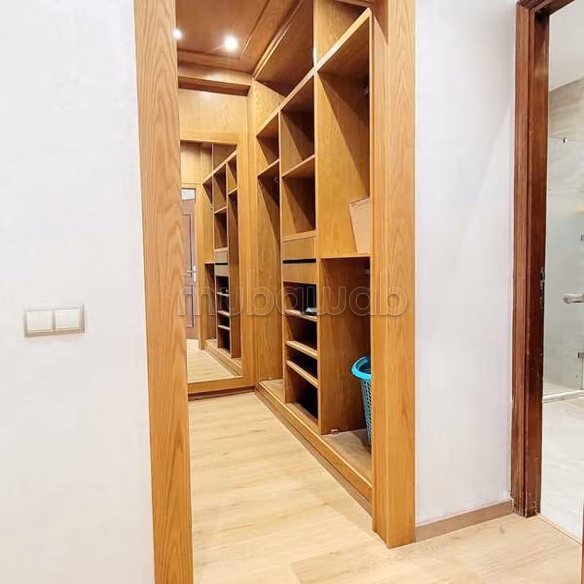 Appartement à Louer de 200.0 m² à Casablanca, Palmier Maarif