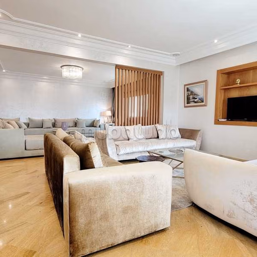 Appartement à Louer de 200.0 m² à Casablanca, Palmier Maarif