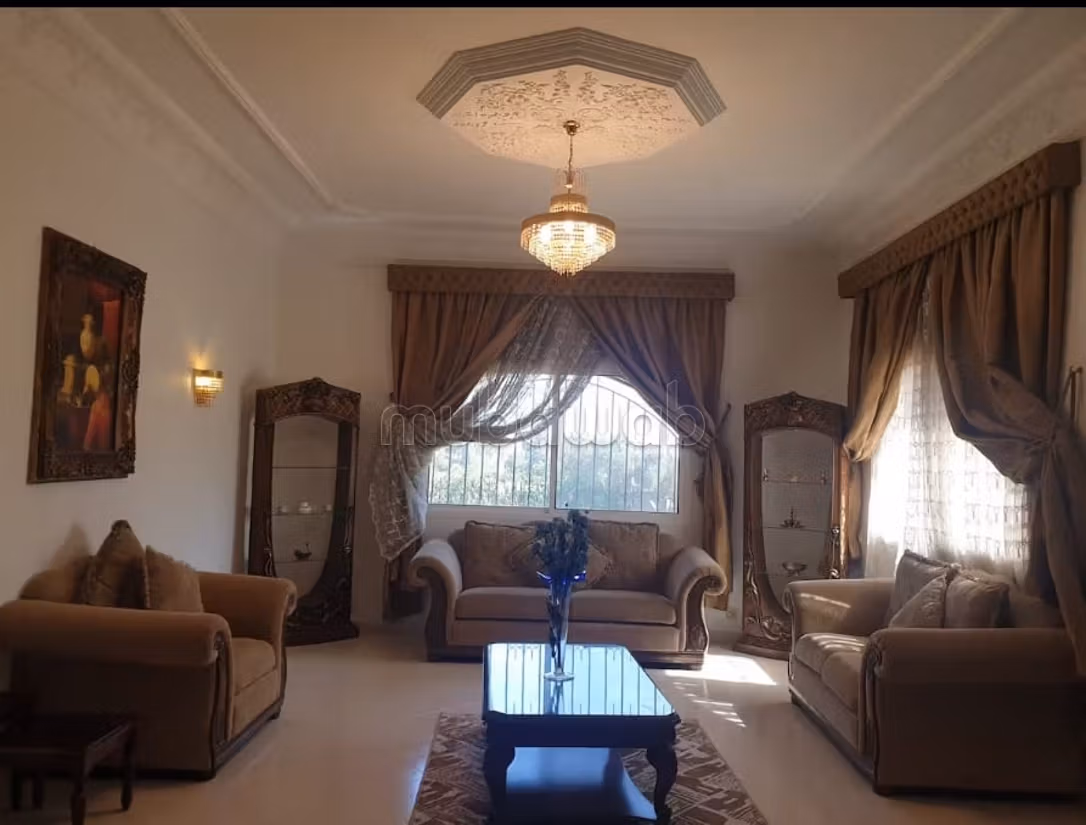 Villa di alta classe in affitto a El Menzeh. 4 stanze. Arredata