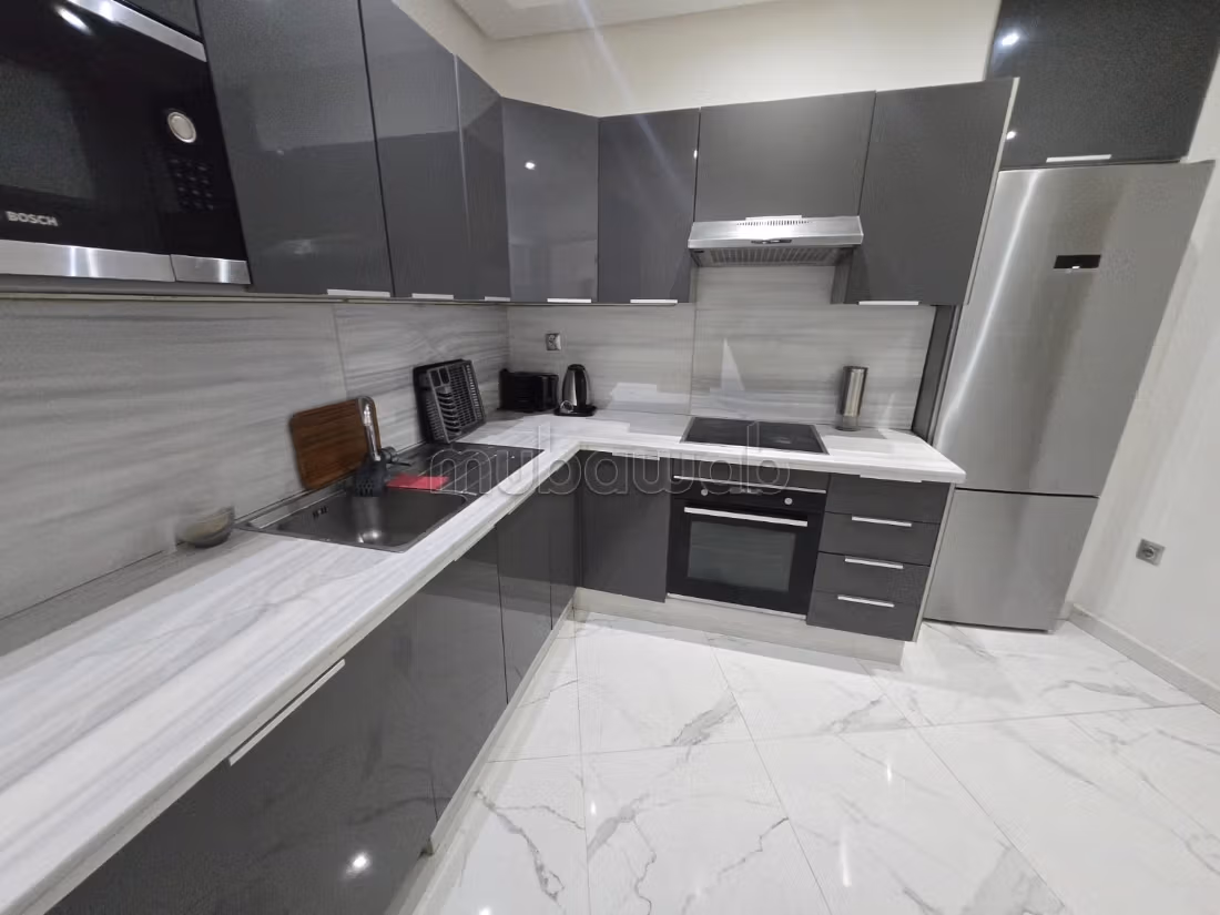 Bel appartement à vendre à Bourgogne Est.
Surface totale 141 m² — 4