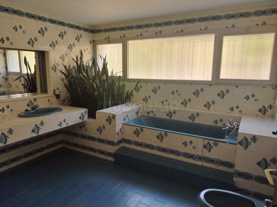 À louer – Magnifique villa avec piscine à Souissi