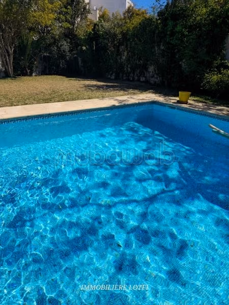 Incantevole casa con piscina e giardino