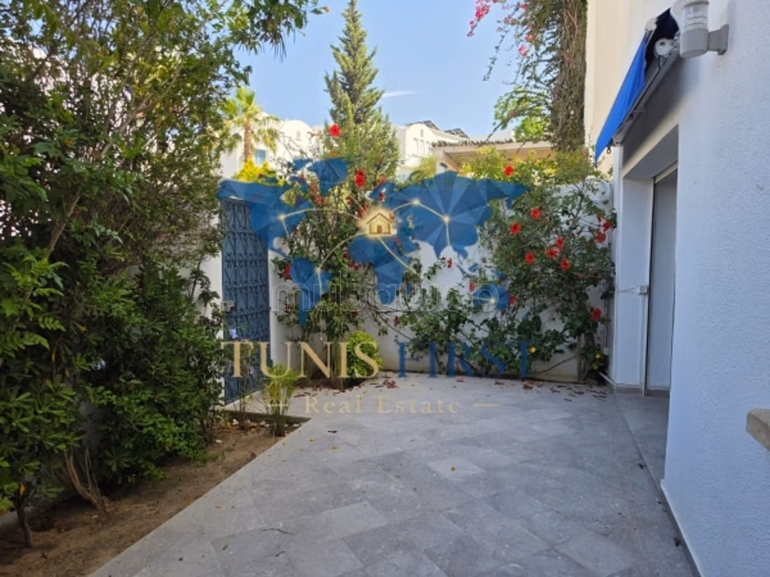 For rent a charming S1 apartment at Golden Tulipe