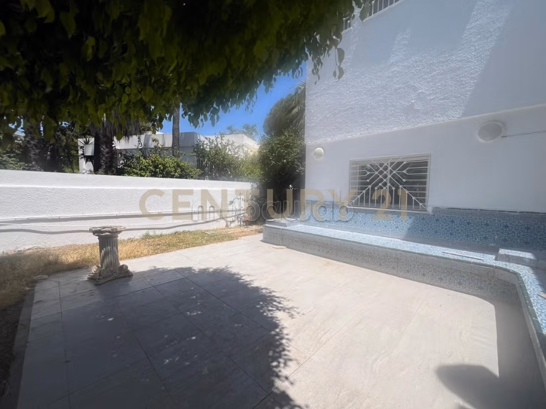 For rent villa for office use in El Menzah 1