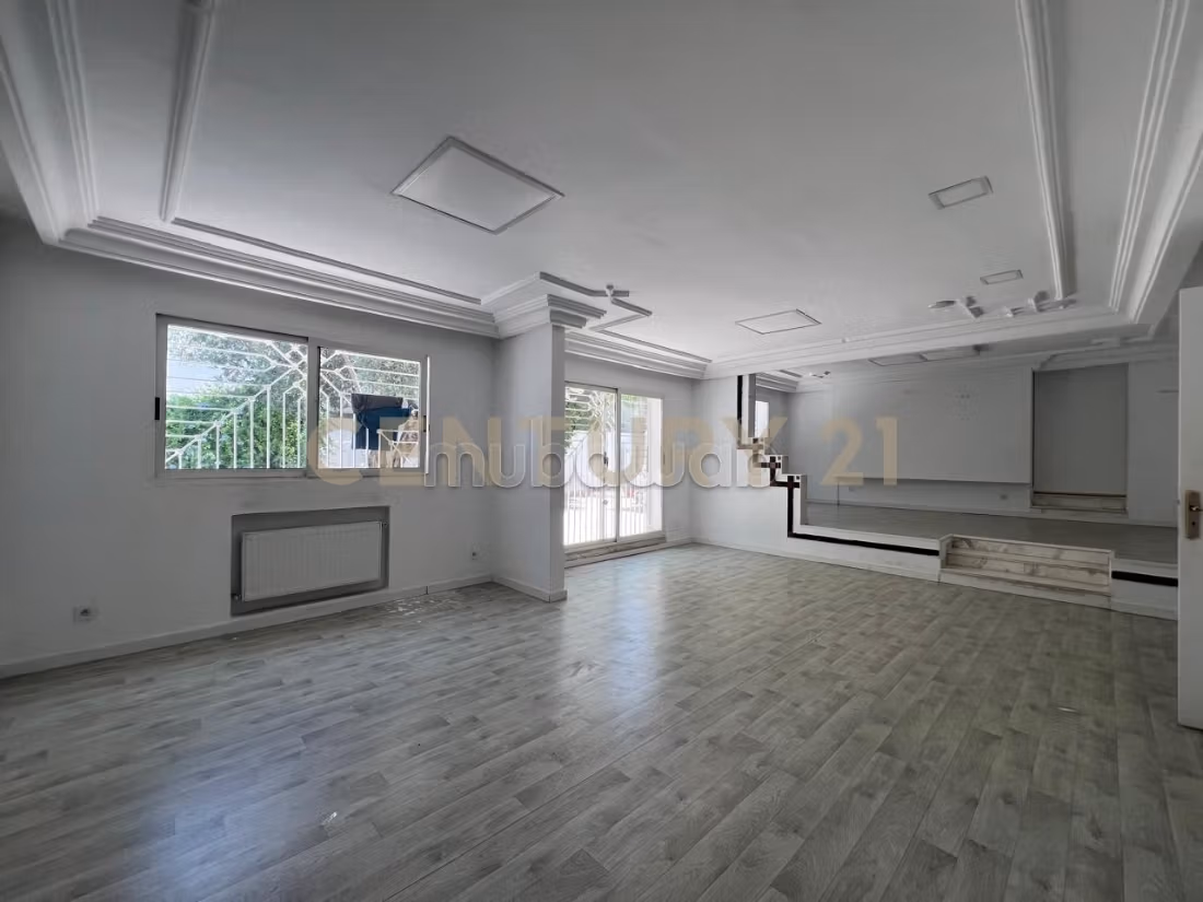 For rent villa for office use in El Menzah 1