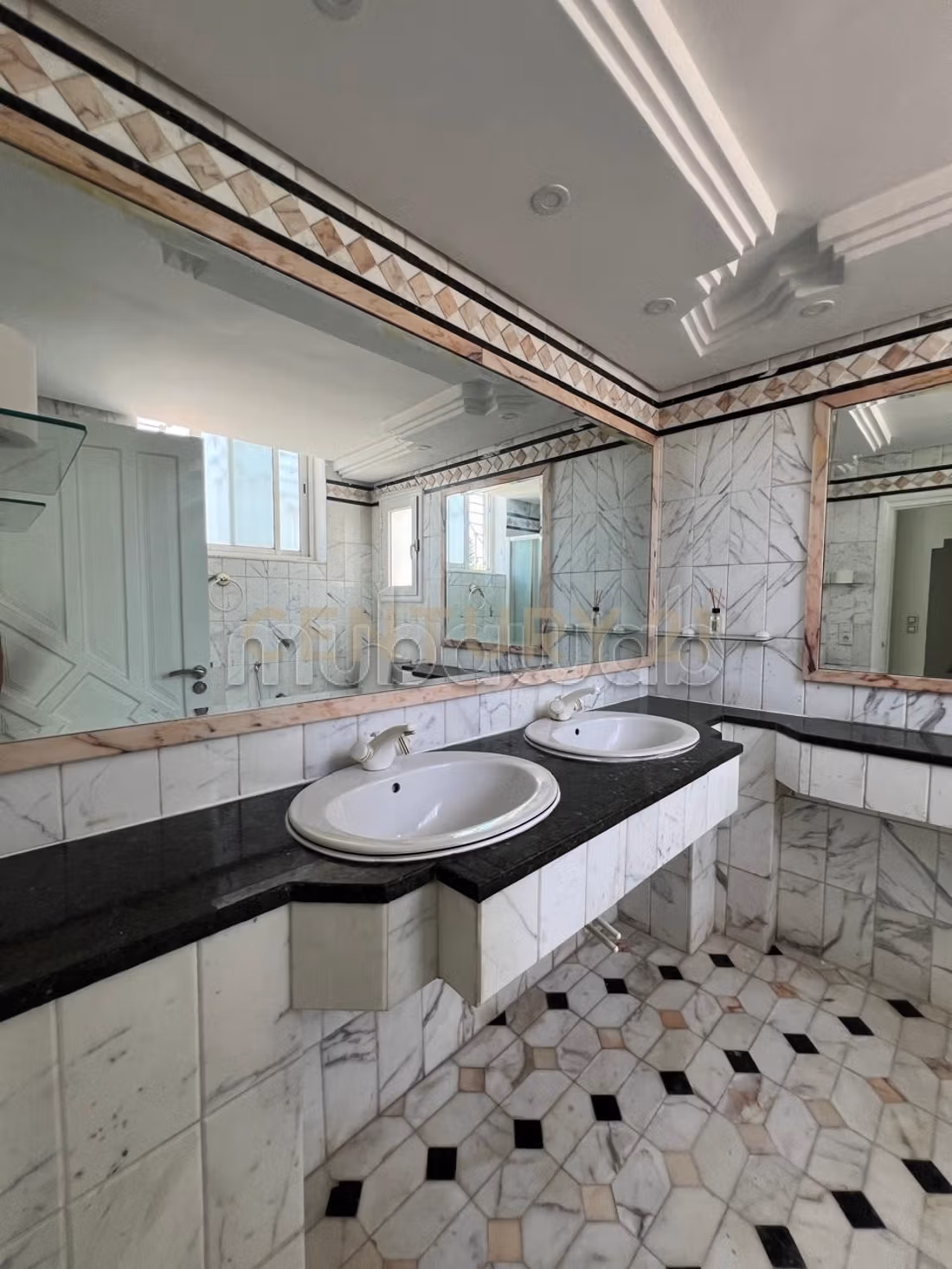 For rent villa for office use in El Menzah 1