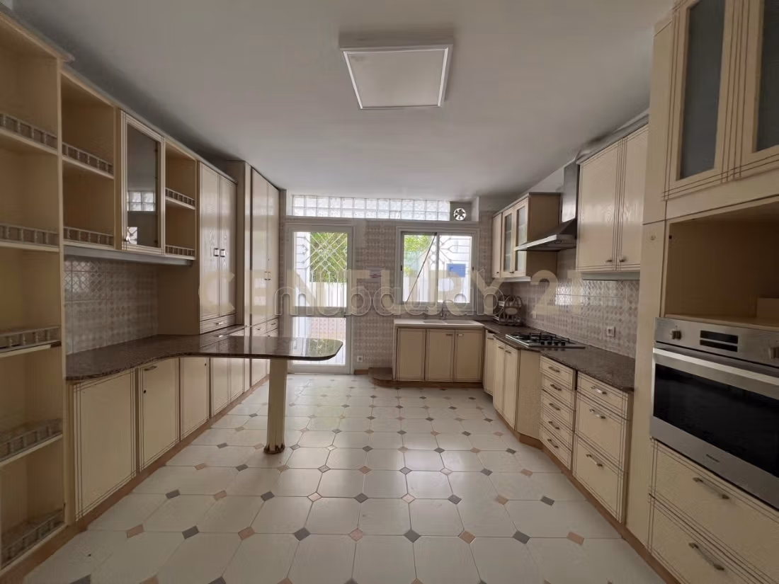 For rent villa for office use in El Menzah 1