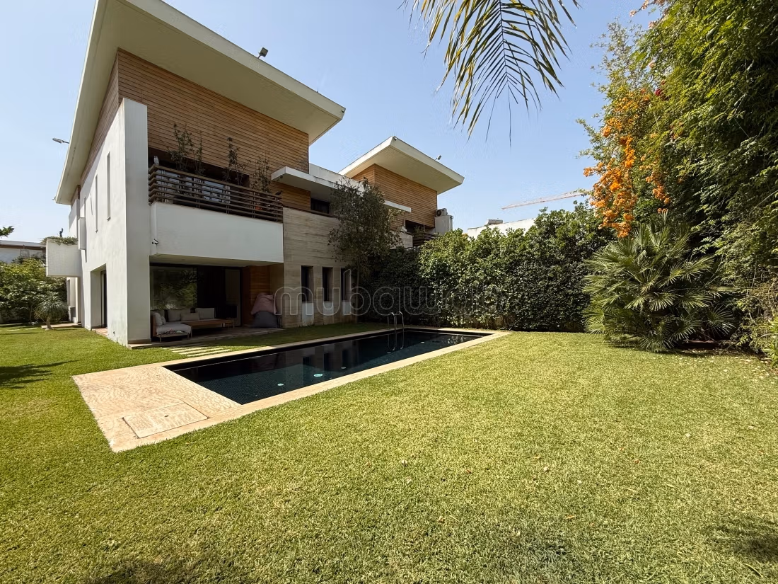 Superbe villa meublée à Bouskoura Ville Verte