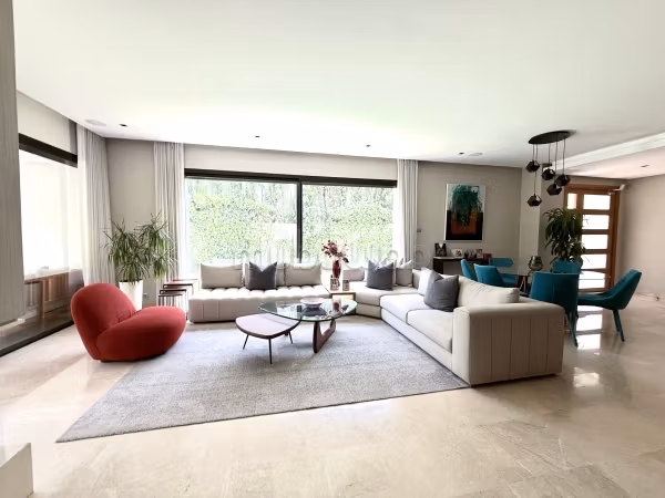 Superbe villa meublée à Bouskoura Ville Verte