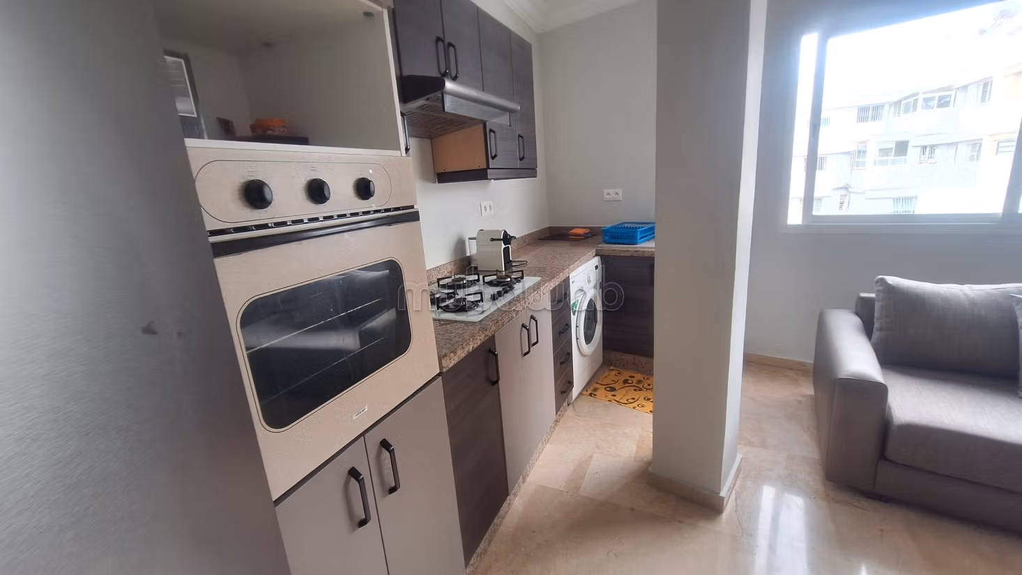 Bellissimo appartamento in affitto a Franceville. 1 Camera. Con garage e ascensore