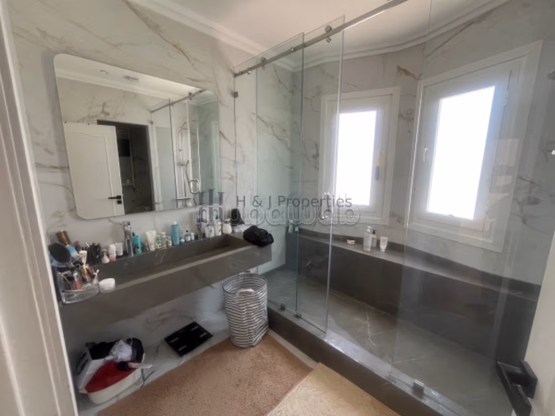 Villa meublée t5 de 600m² – 4 chambres