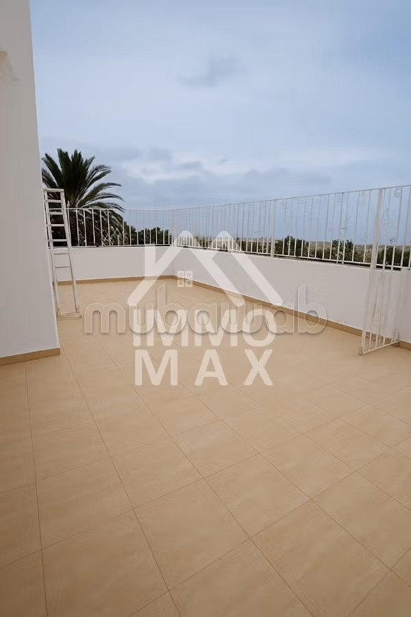 For rent a triplex for commercial use in Menzah 6