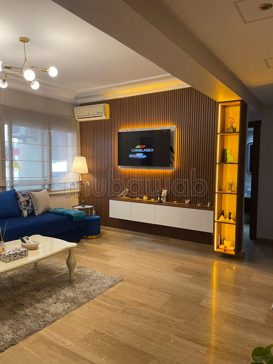 Lleva este apartamento en Las princesas. 2 habitaciones agradables. Garaje privado