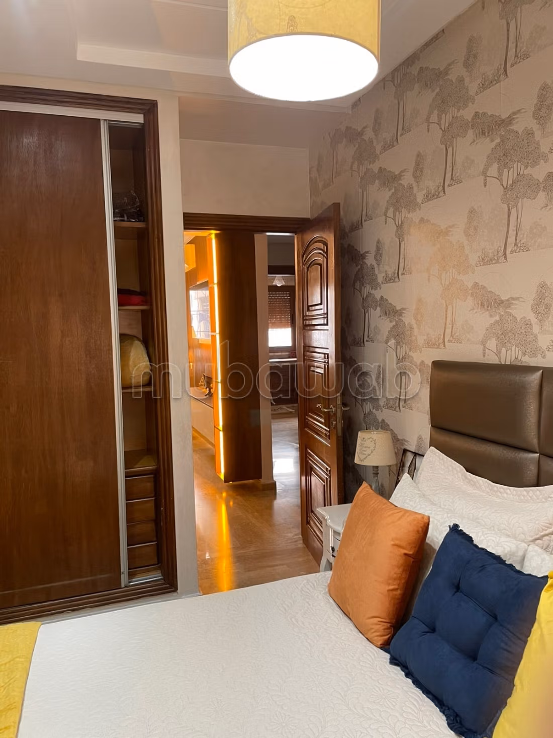 Lleva este apartamento en Las princesas. 2 habitaciones agradables. Garaje privado
