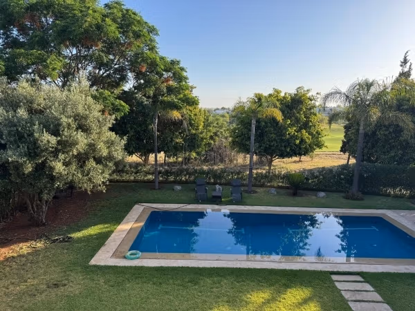 Very nice villa for rent empty in the green city