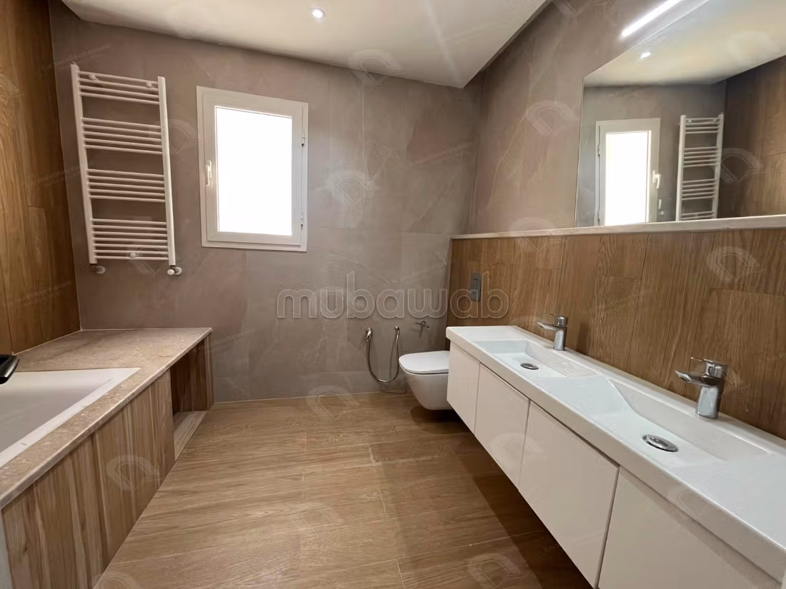 A louer Etage de Villa s3 à Sidi abdelaziz