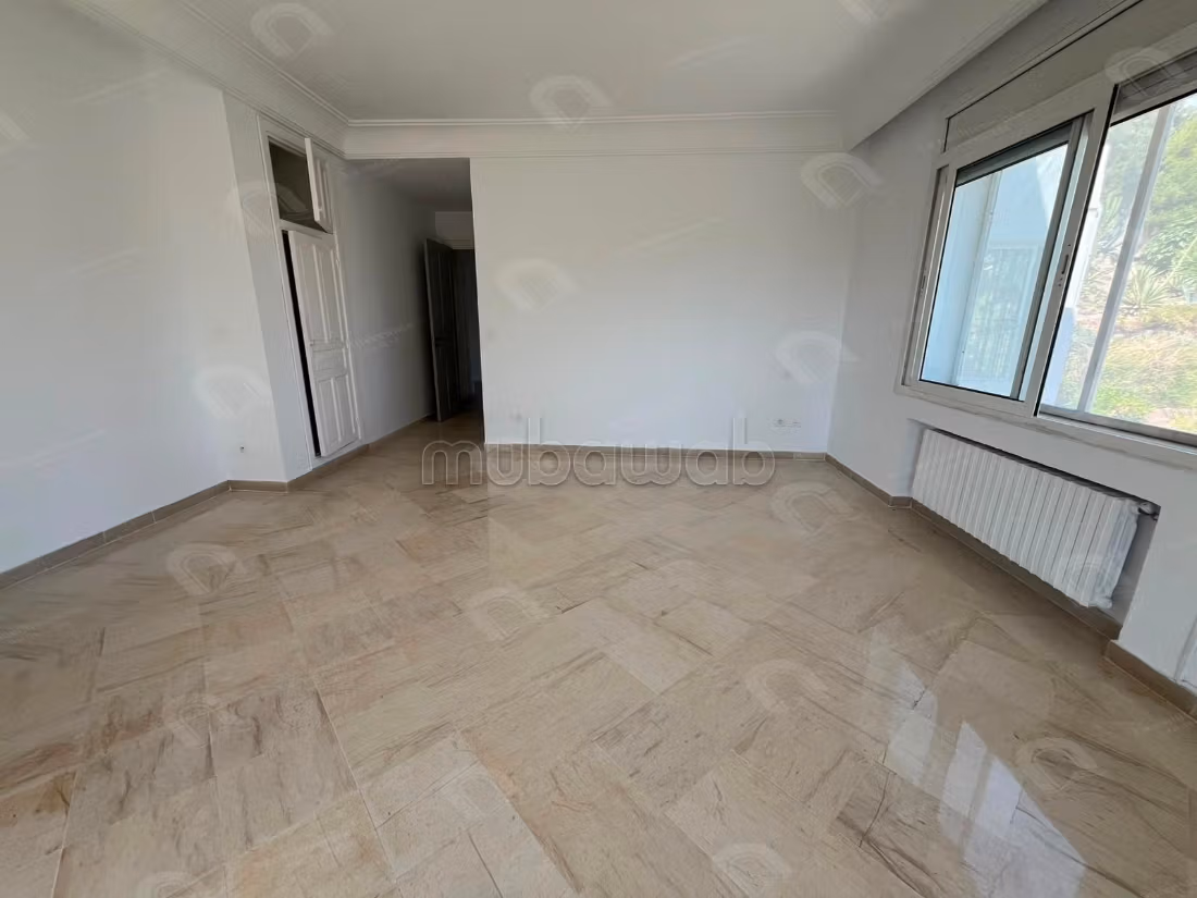 A louer Etage de Villa s3 à Sidi abdelaziz