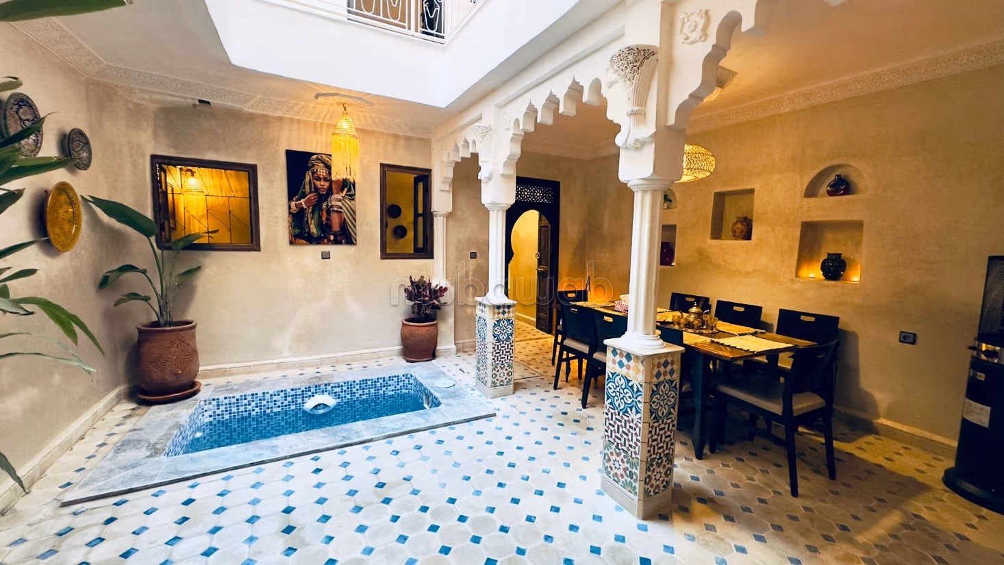 Turnkey Riad in operation 4/5 bedrooms with pool - medina