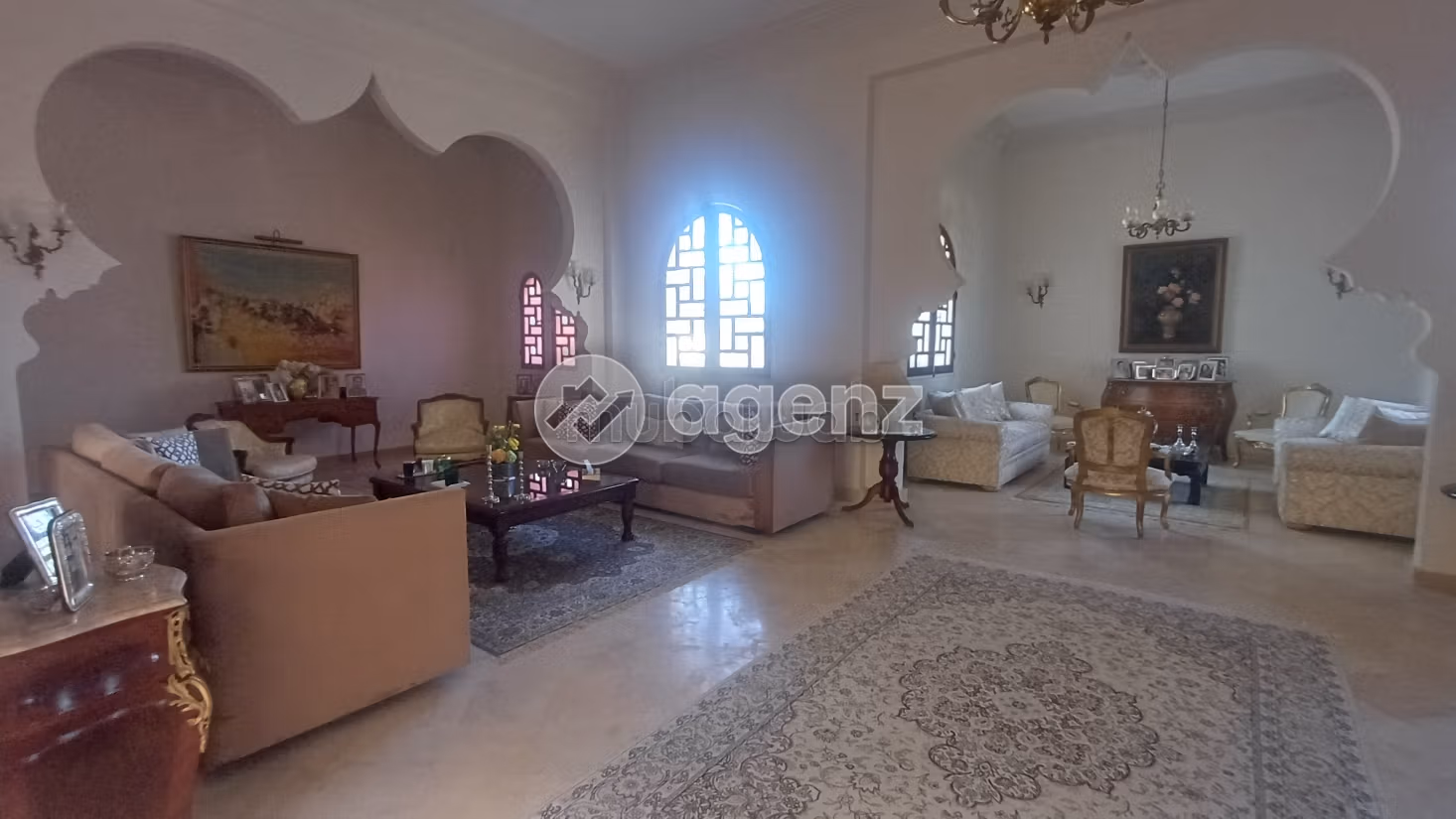 Riad te koop 2.600 m², 6 slaapkamers Souissi Rabat