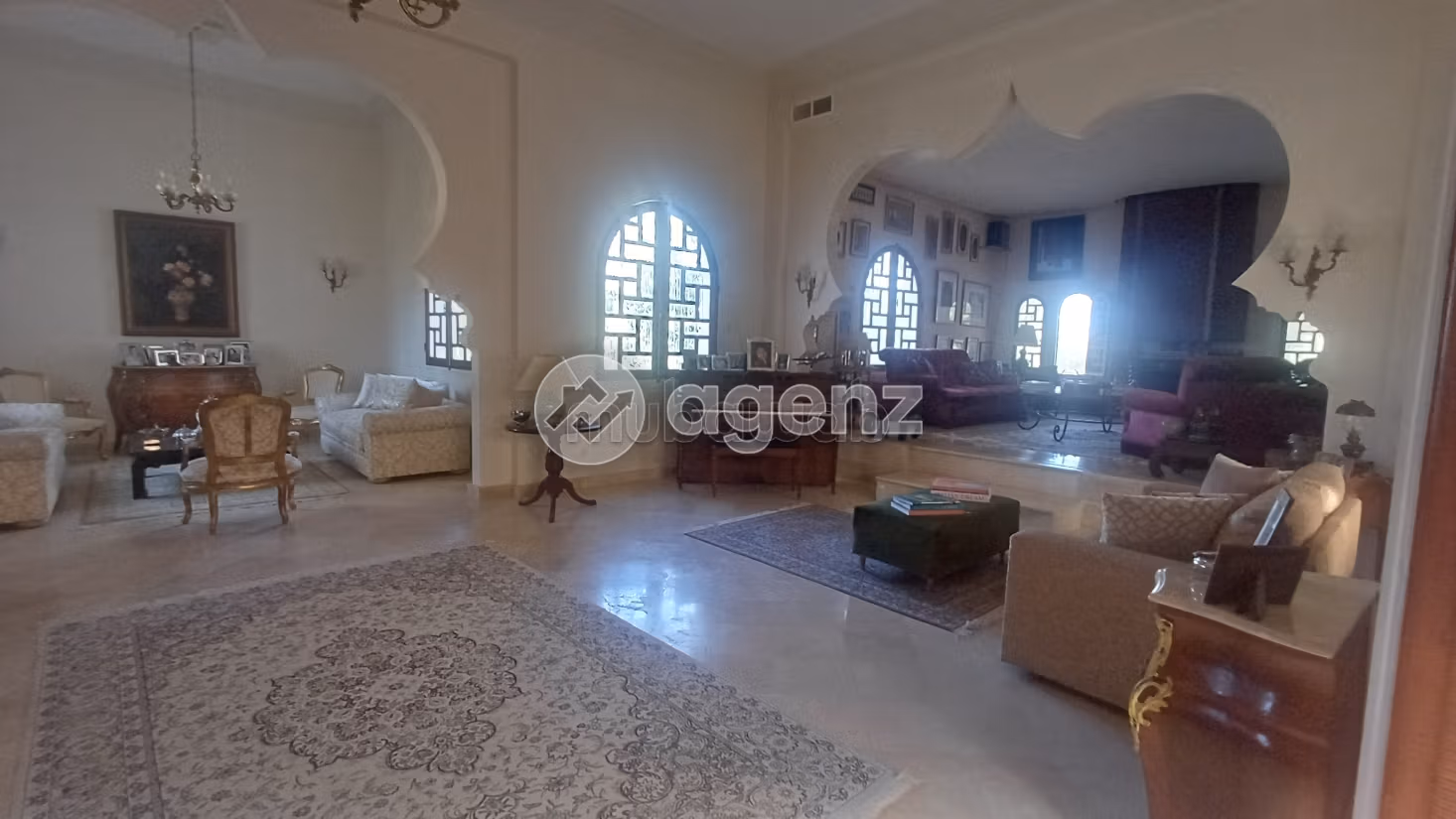 Riad te koop 2.600 m², 6 slaapkamers Souissi Rabat
